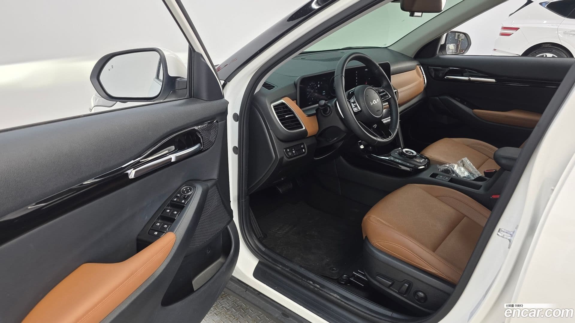 Main__Slider__Photo:Seltos Kia 2022.9-9