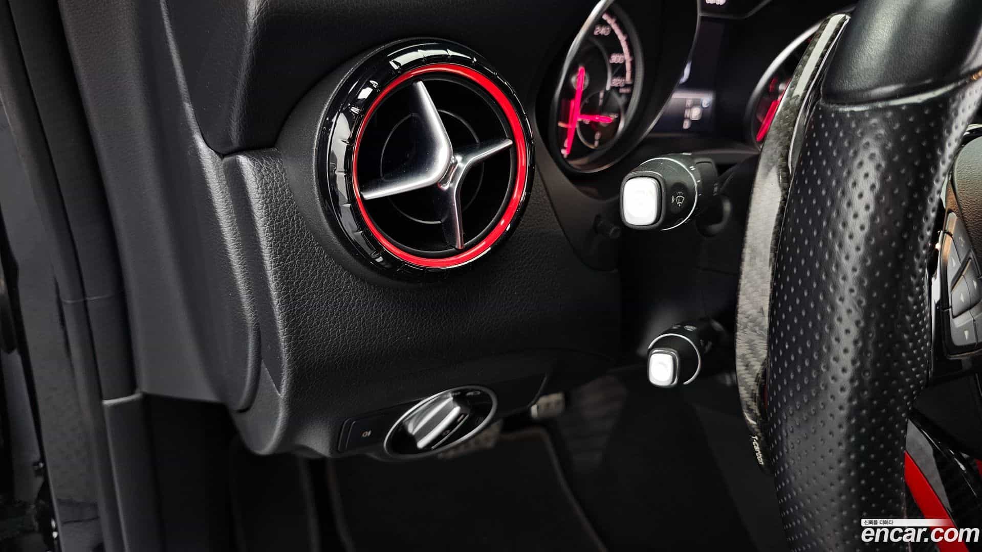CLA-Class Mercedes-Benz 2018.4-OPTION-020