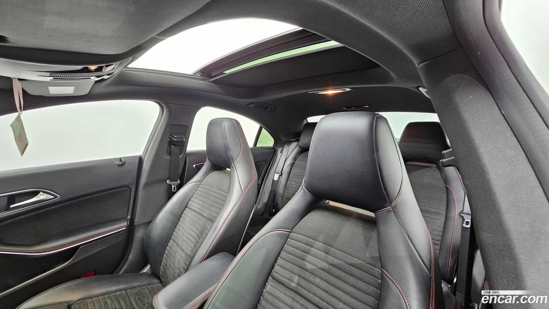 CLA-Class Mercedes-Benz 2018.4-OPTION-023