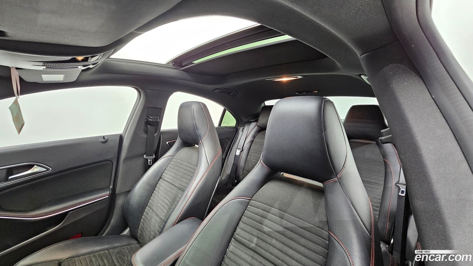 Main__Slider__Photo:CLA-Class Mercedes-Benz 2018.4-18