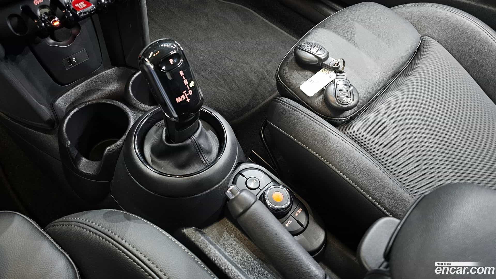 Cooper Mini 2020.4-INNER-009