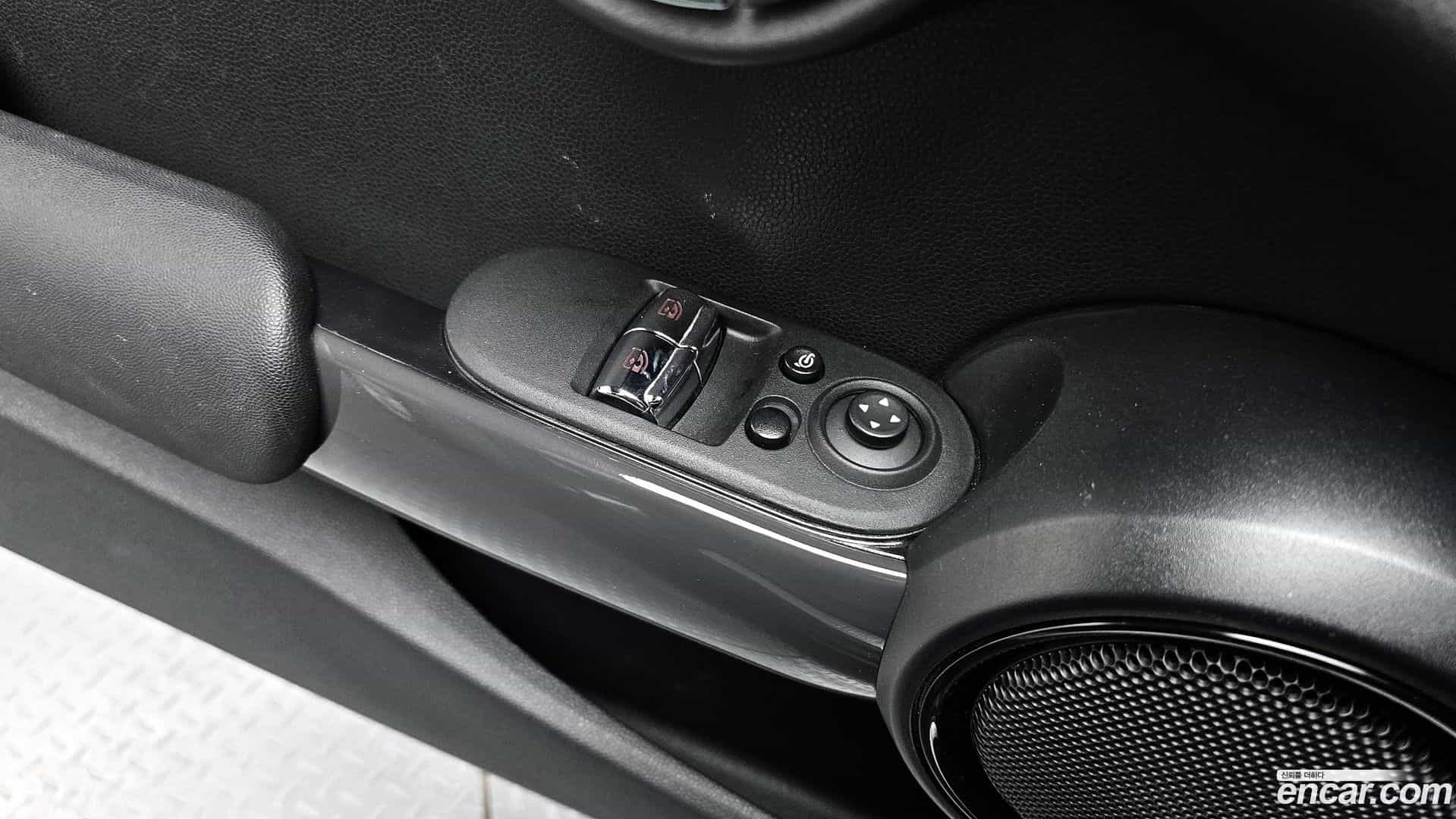 Cooper Mini 2020.4-OPTION-022