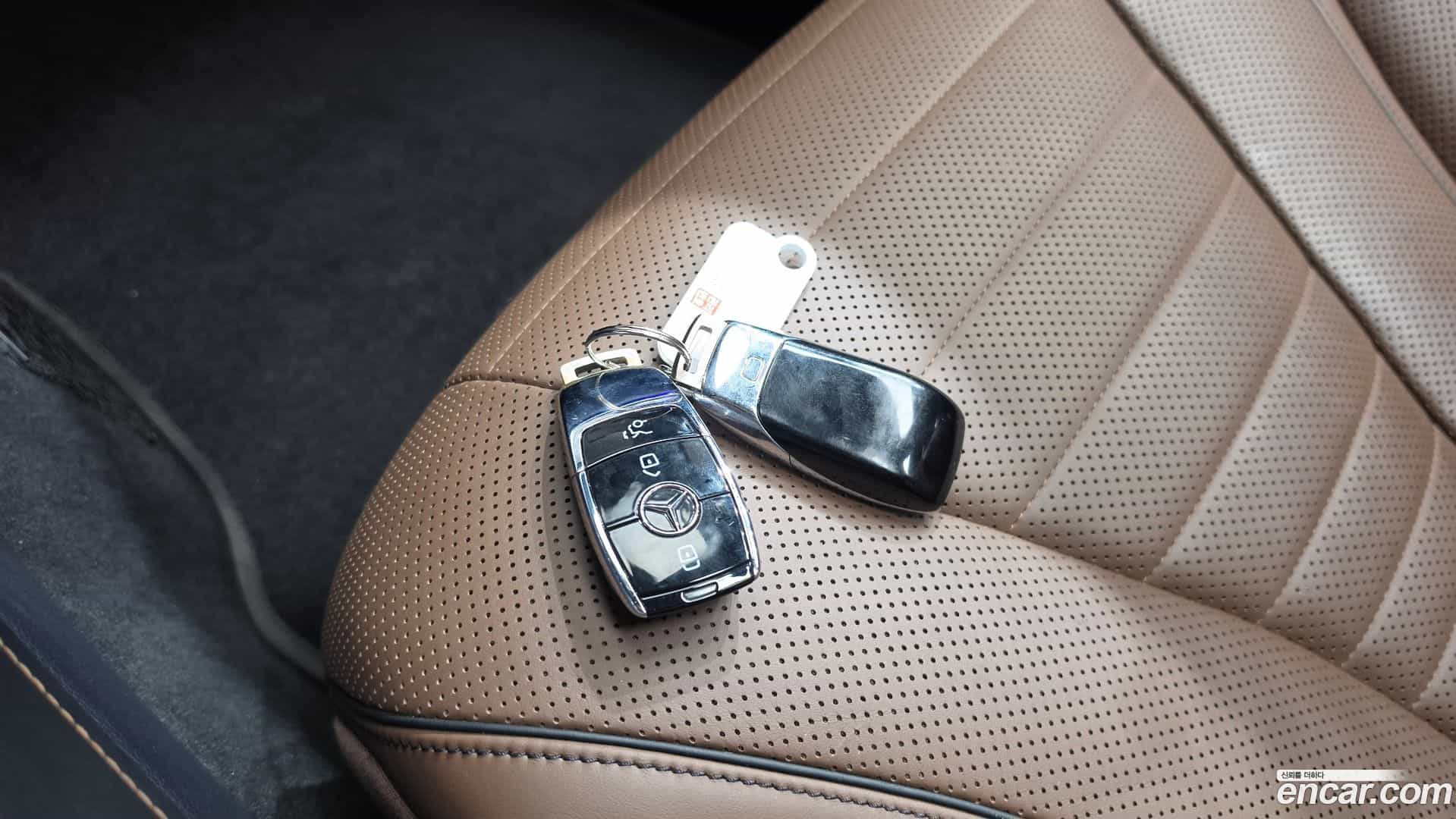 S-Class Mercedes-Benz 2018.8-OPTION-020