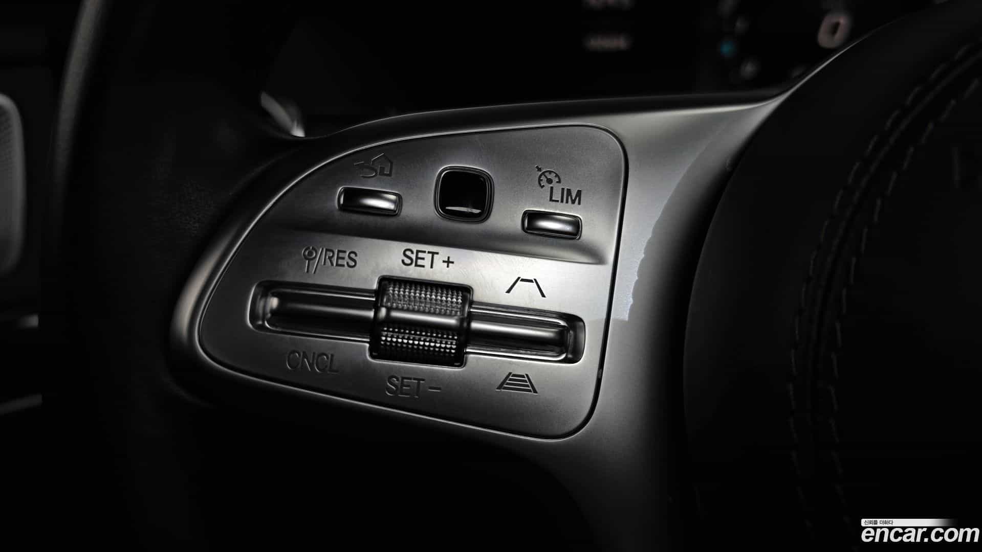 S-Class Mercedes-Benz 2018.8-OPTION-021