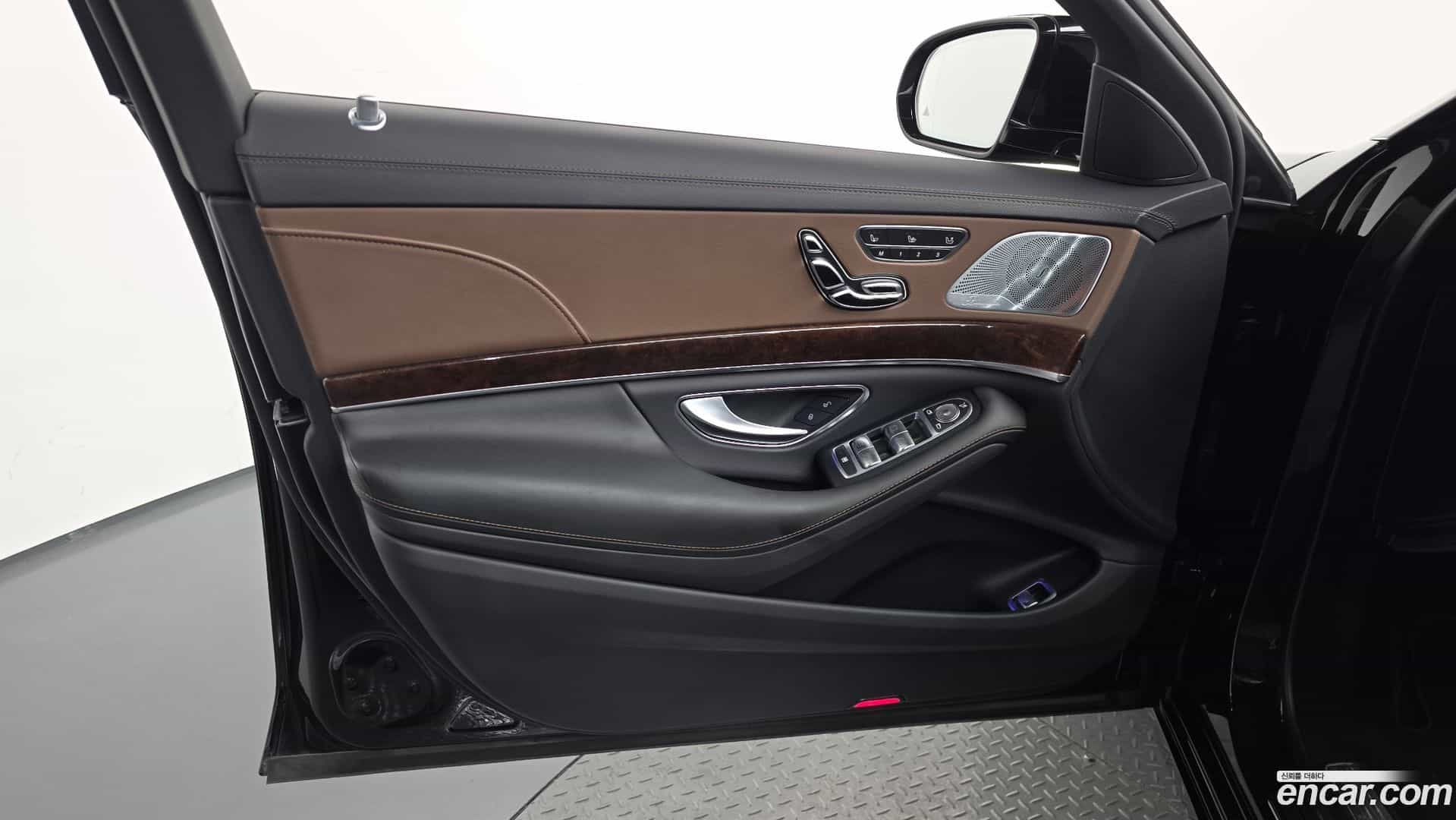 S-Class Mercedes-Benz 2018.8-INNER-034