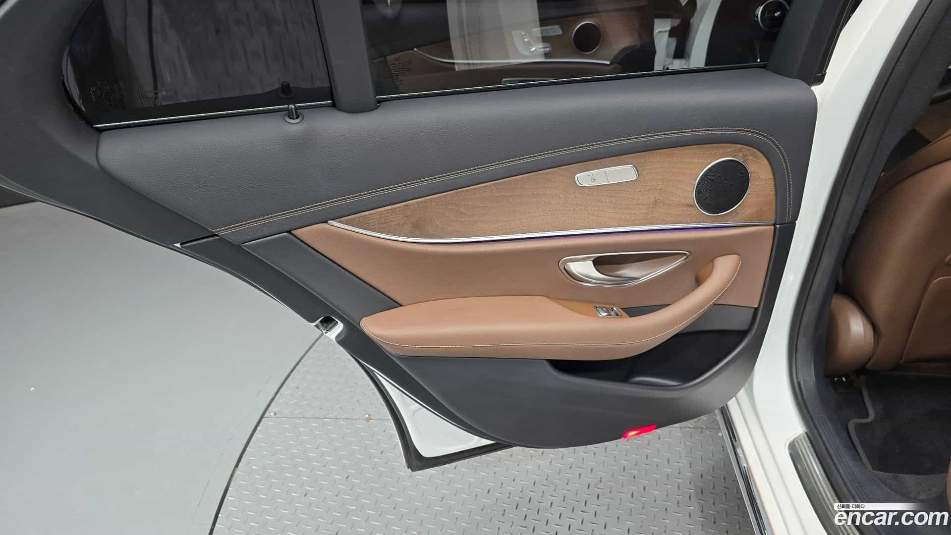 E-Class Mercedes-Benz 2021.7-INNER-035