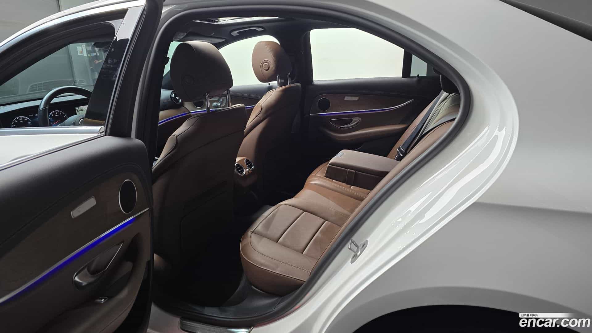 E-Class Mercedes-Benz 2021.7-INNER-036