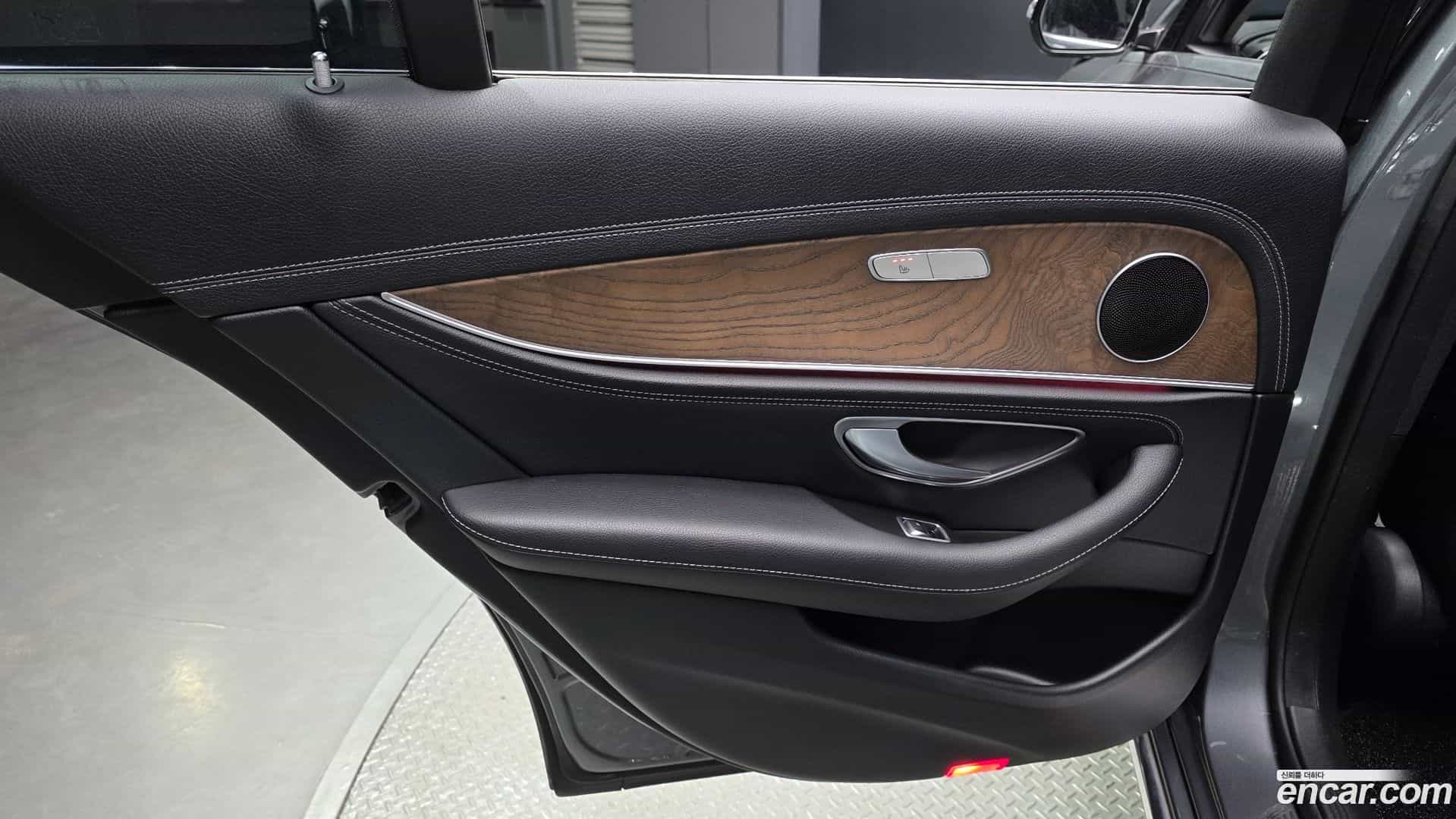 E-Class Mercedes-Benz 2018.4-INNER-035