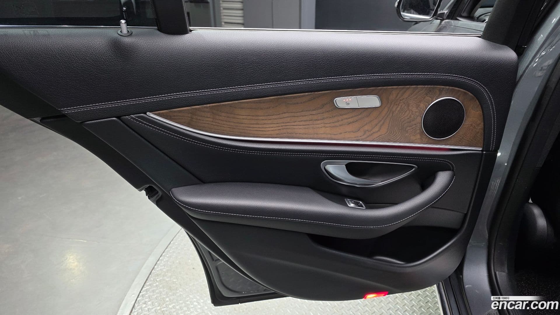 Main__Slider__Photo:E-Class Mercedes-Benz 2018.4-24