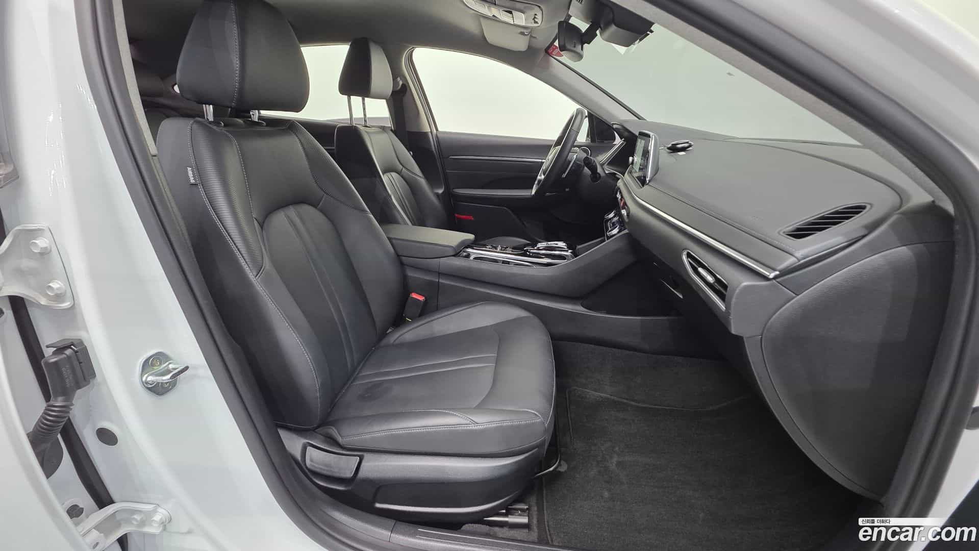 Sonata Hyundai 2022.2-INNER-010