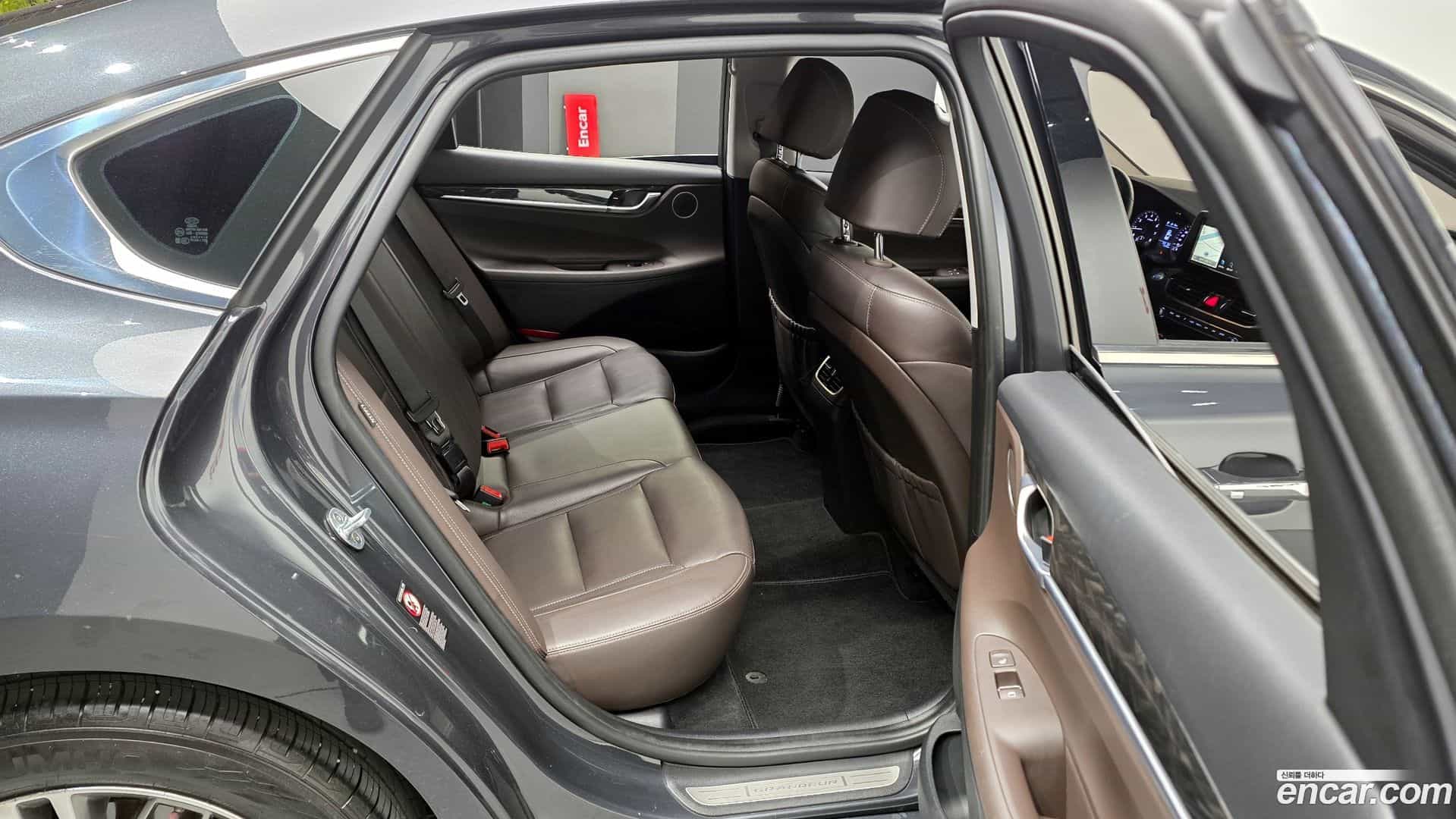 Grandeur Hyundai 2017.4-OPTION-015