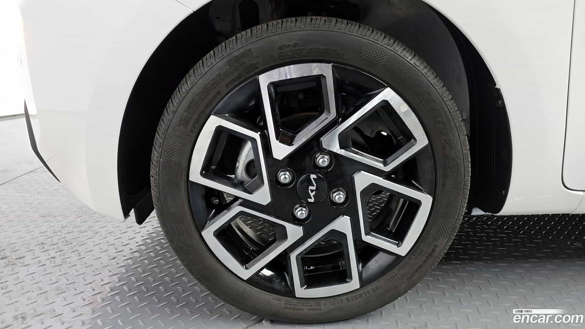 RAY Kia 2023.6-OUTER-005