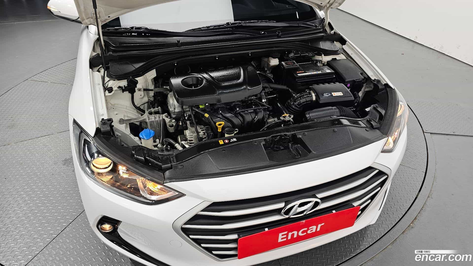 AVANTE Hyundai 2017.8-OUTER-006