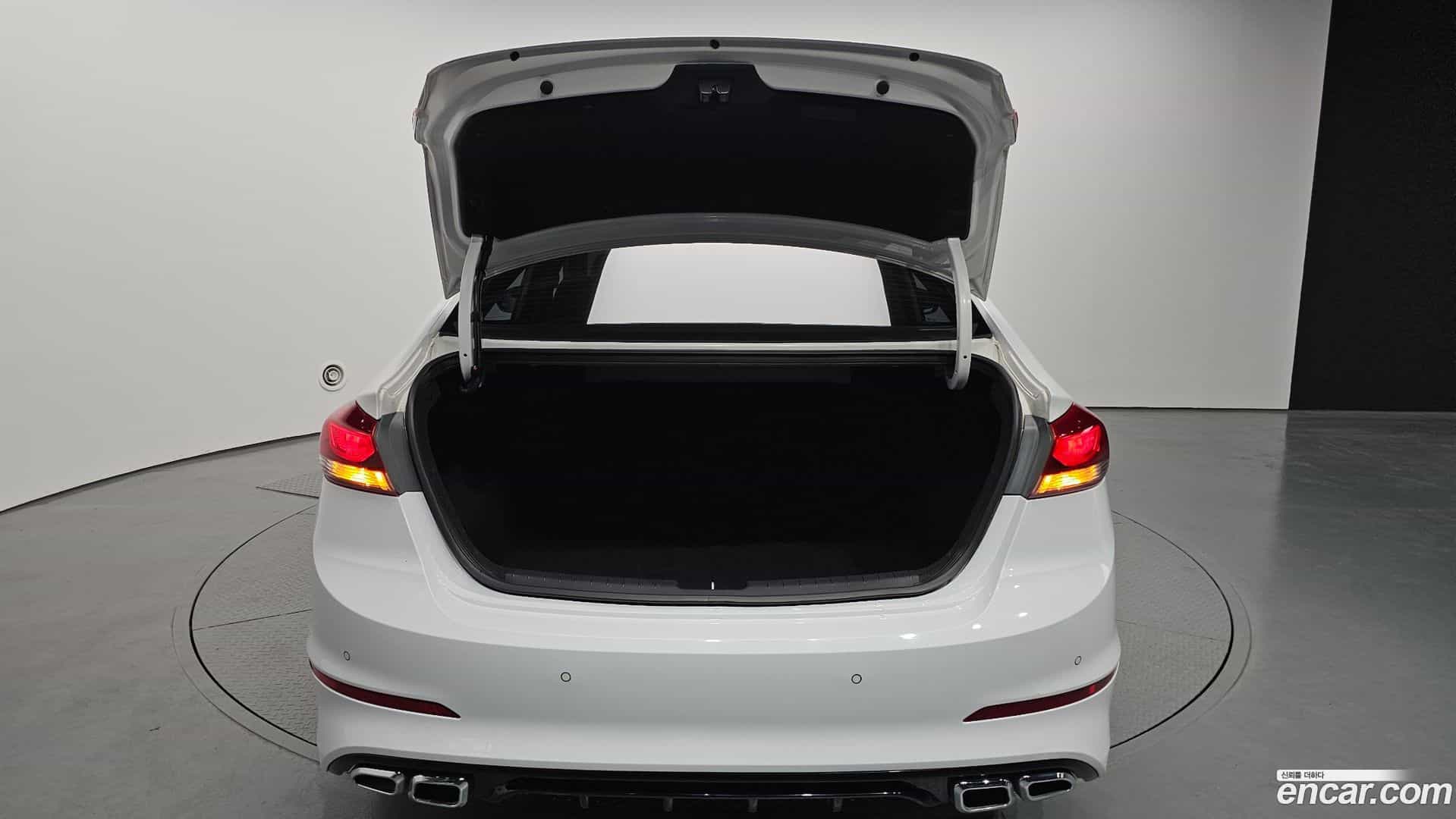 AVANTE Hyundai 2017.8-OPTION-024