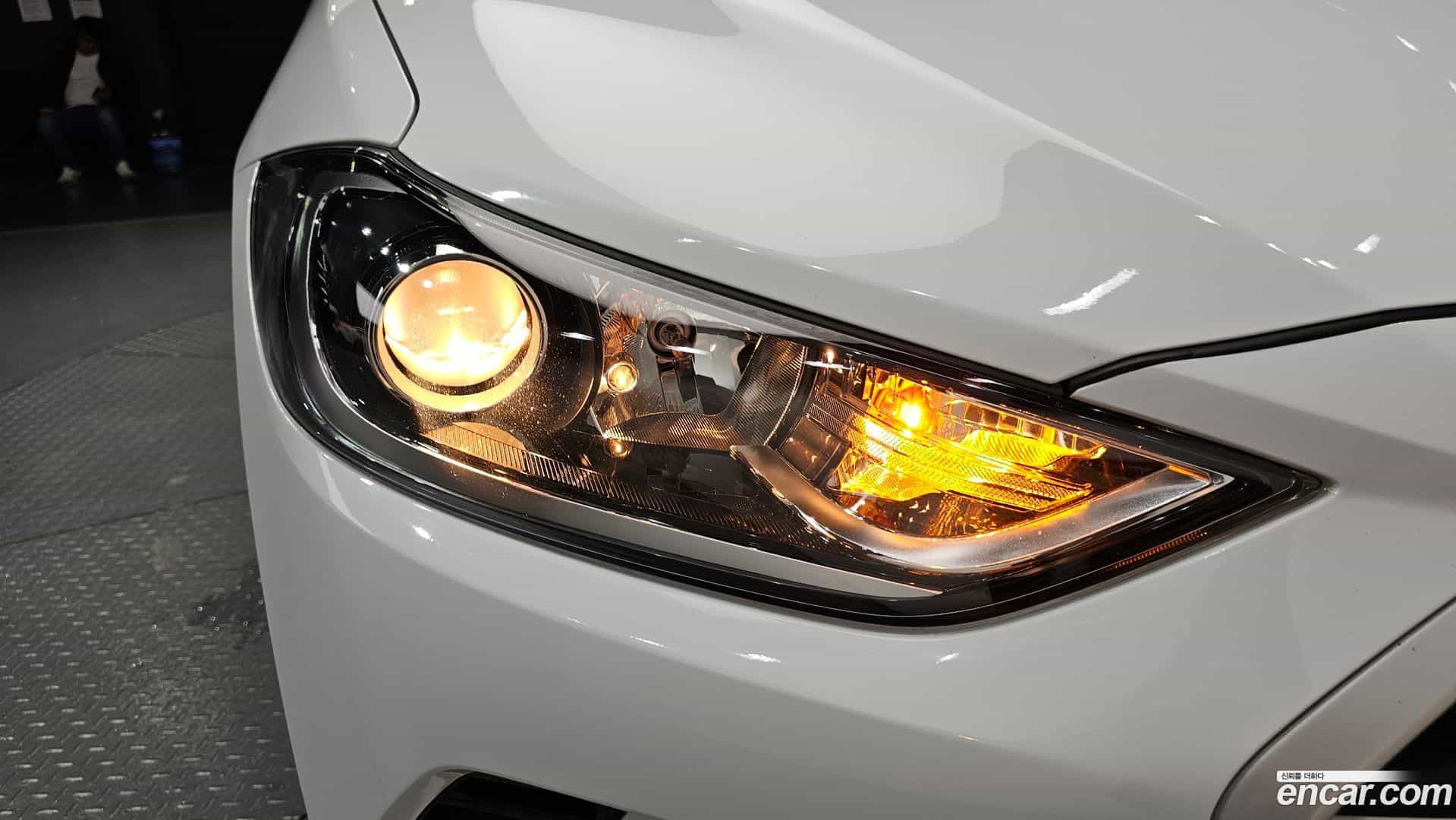 AVANTE Hyundai 2017.8-OUTER-032