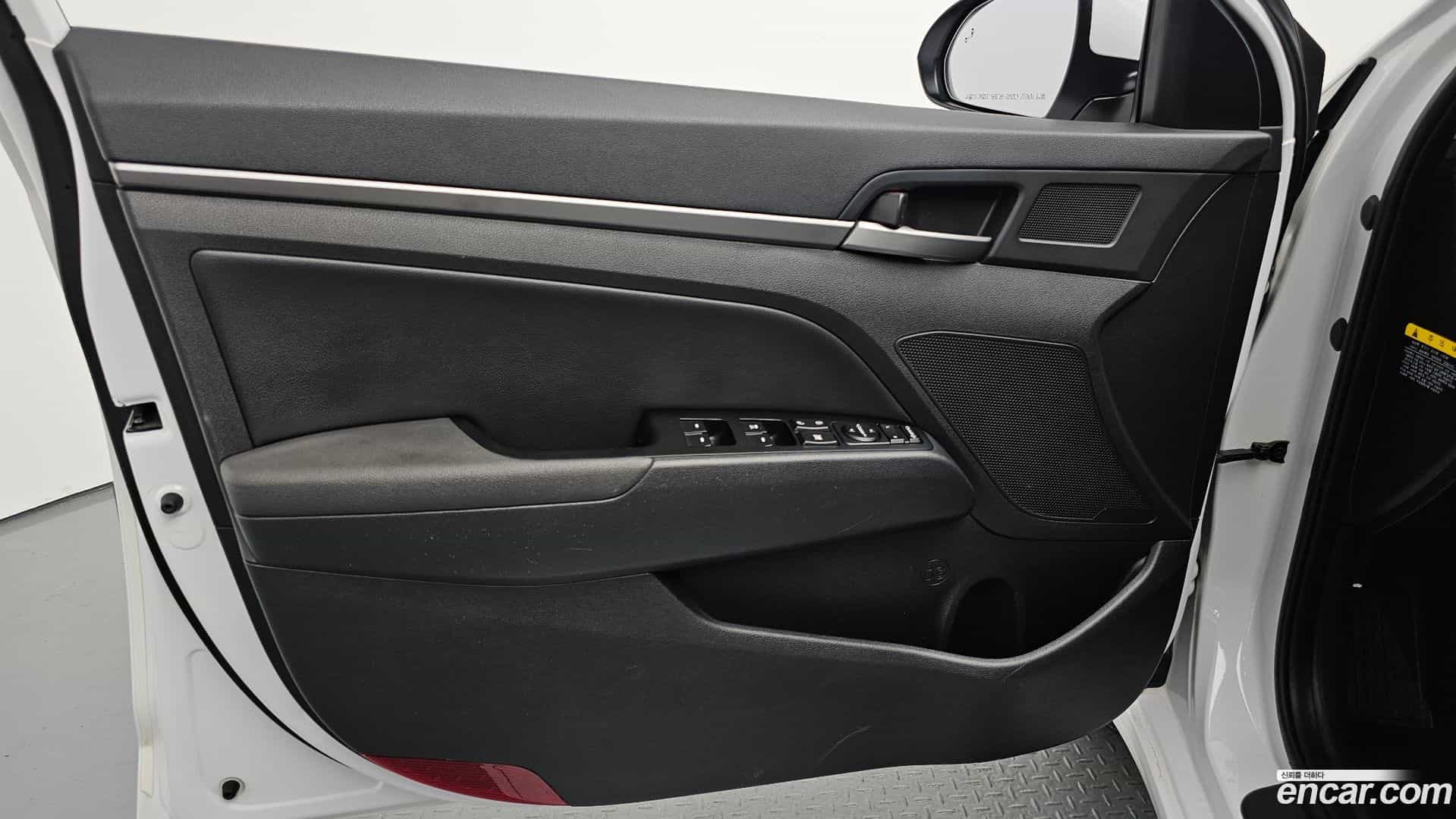 AVANTE Hyundai 2017.8-INNER-034