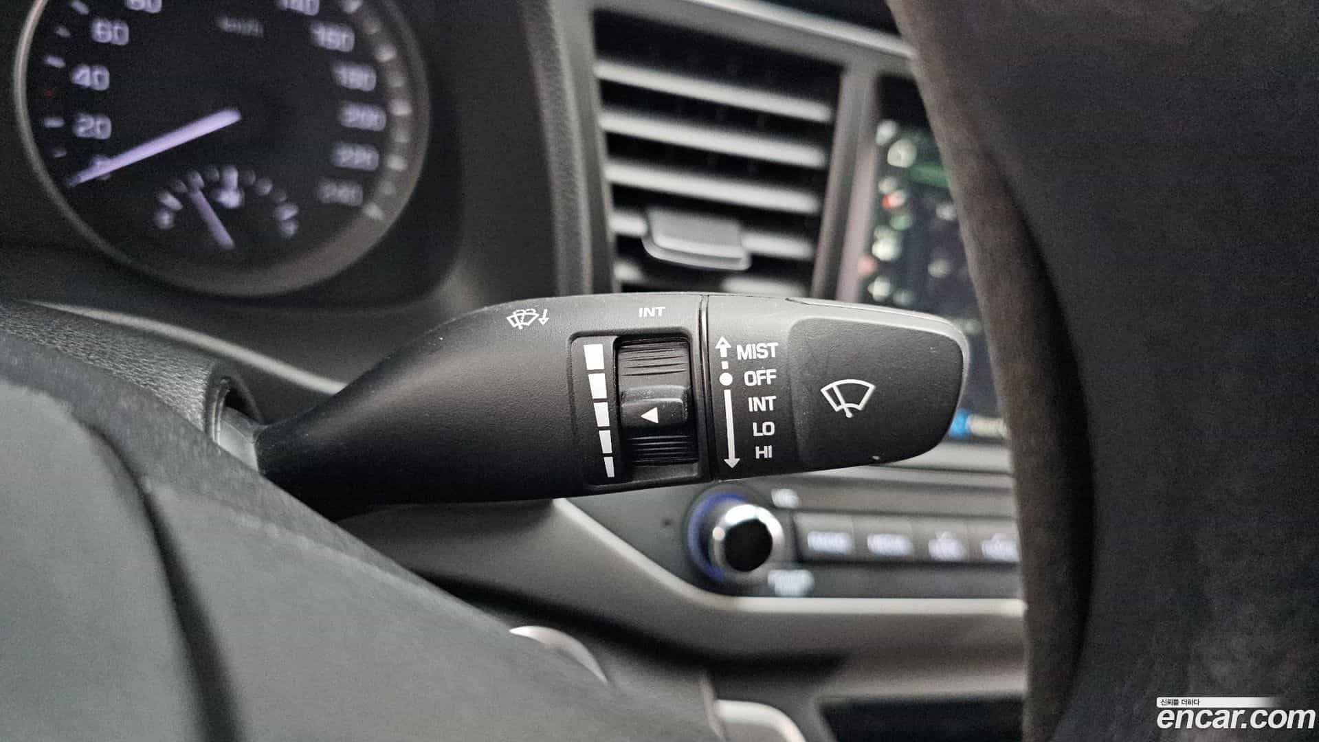 AVANTE Hyundai 2017.8-OPTION-043