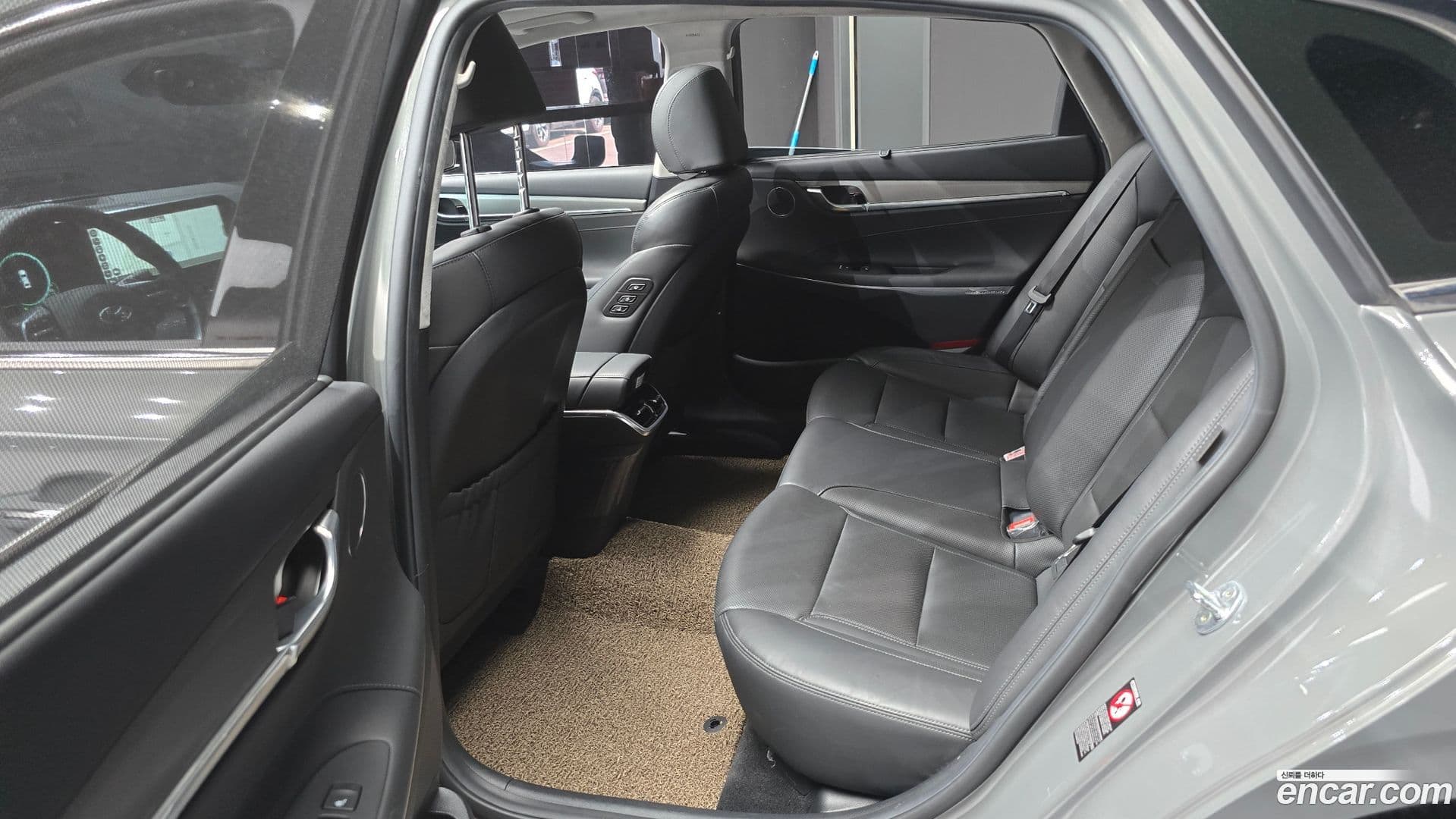 Main__Slider__Photo:Grandeur Hyundai 2022.6-10