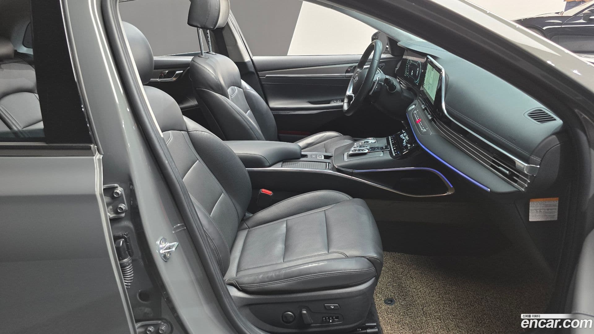 Main__Slider__Photo:Grandeur Hyundai 2022.6-25