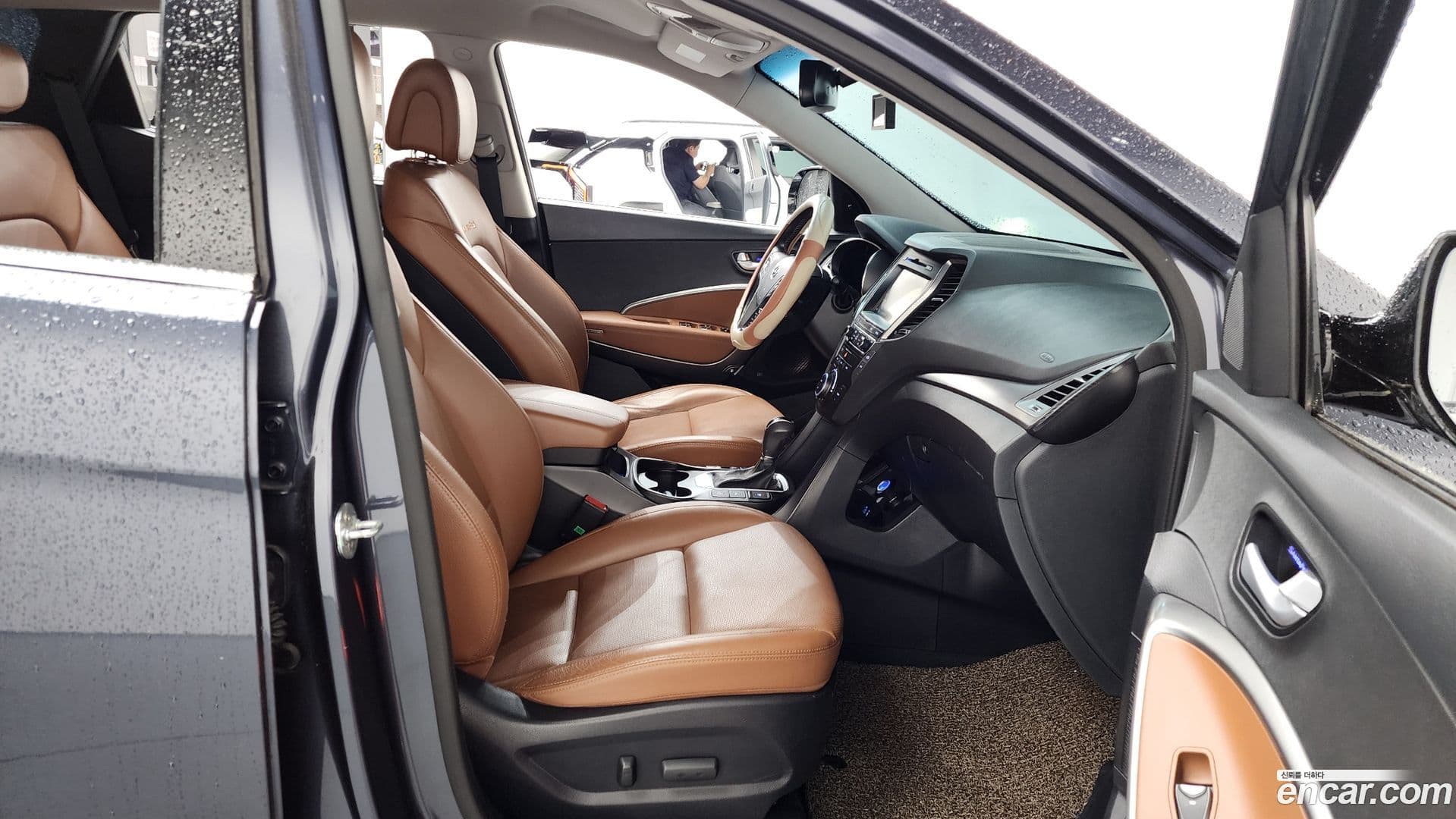Main__Slider__Photo:Santafe Hyundai 2015.6-25