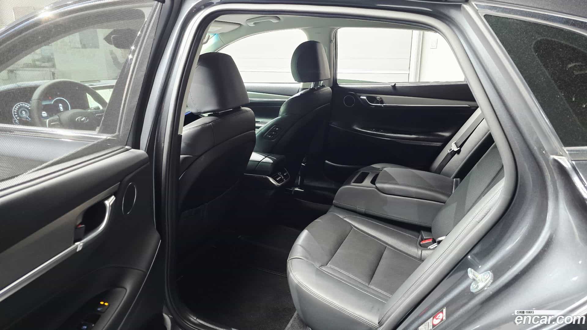 Grandeur Hyundai 2021.3-OPTION-016