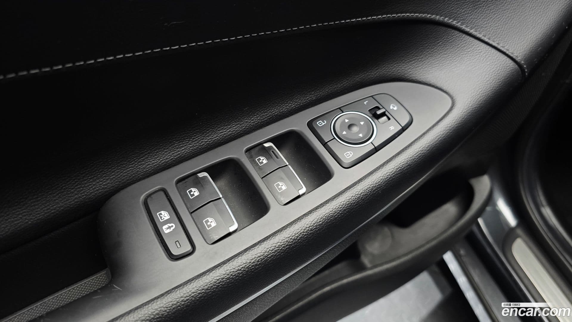 Main__Slider__Photo:Grandeur Hyundai 2021.3-13