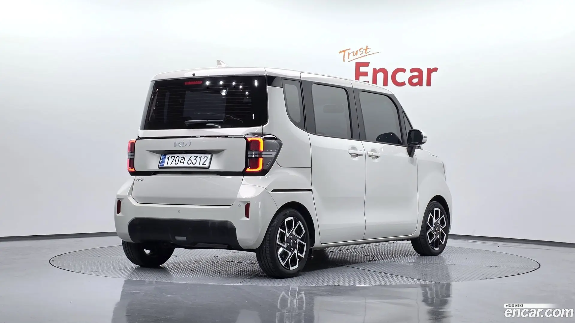 Main__Slider__Photo:RAY Kia 2024.0-1