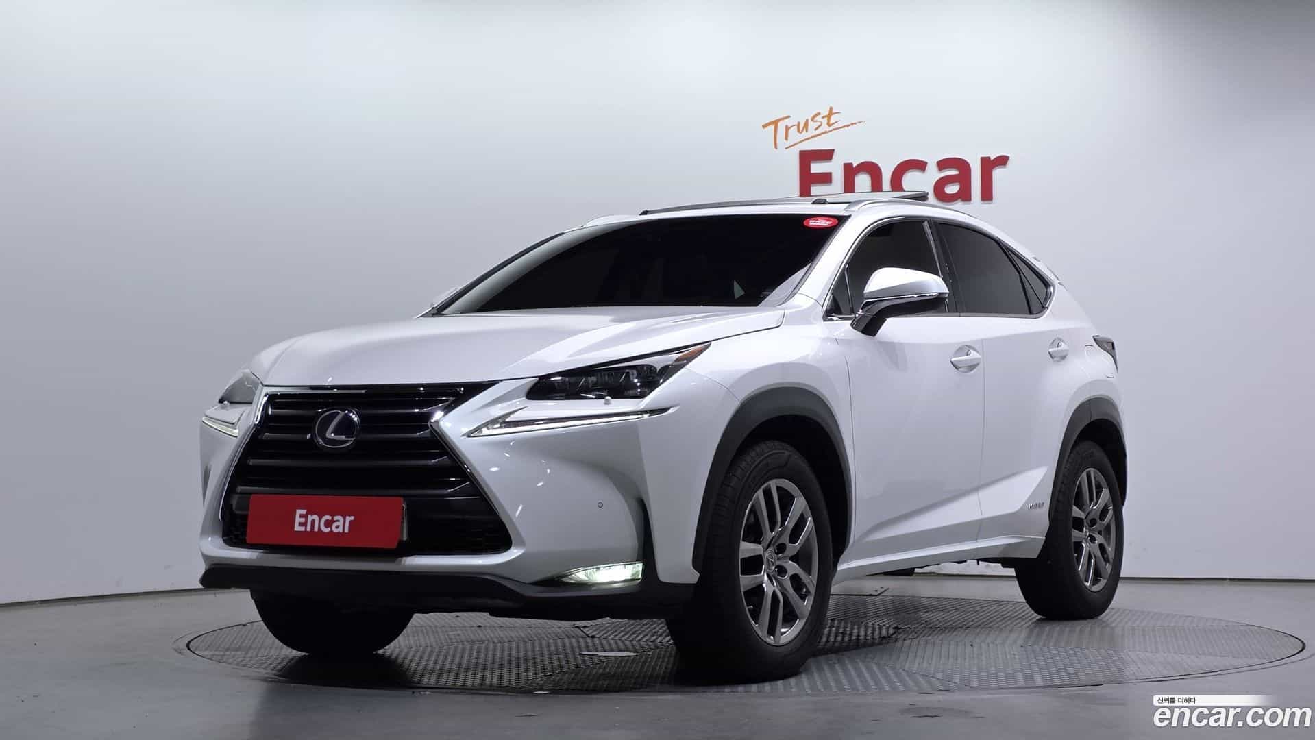 NX Lexus 2017.7-OUTER-001