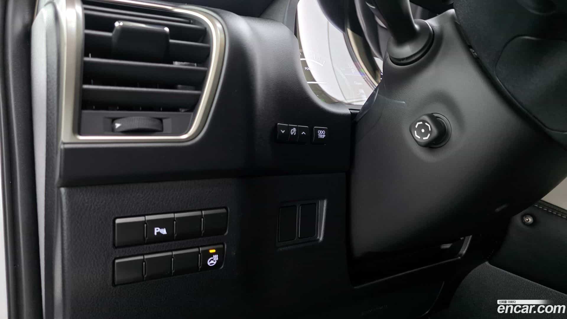 NX Lexus 2017.7-OPTION-022