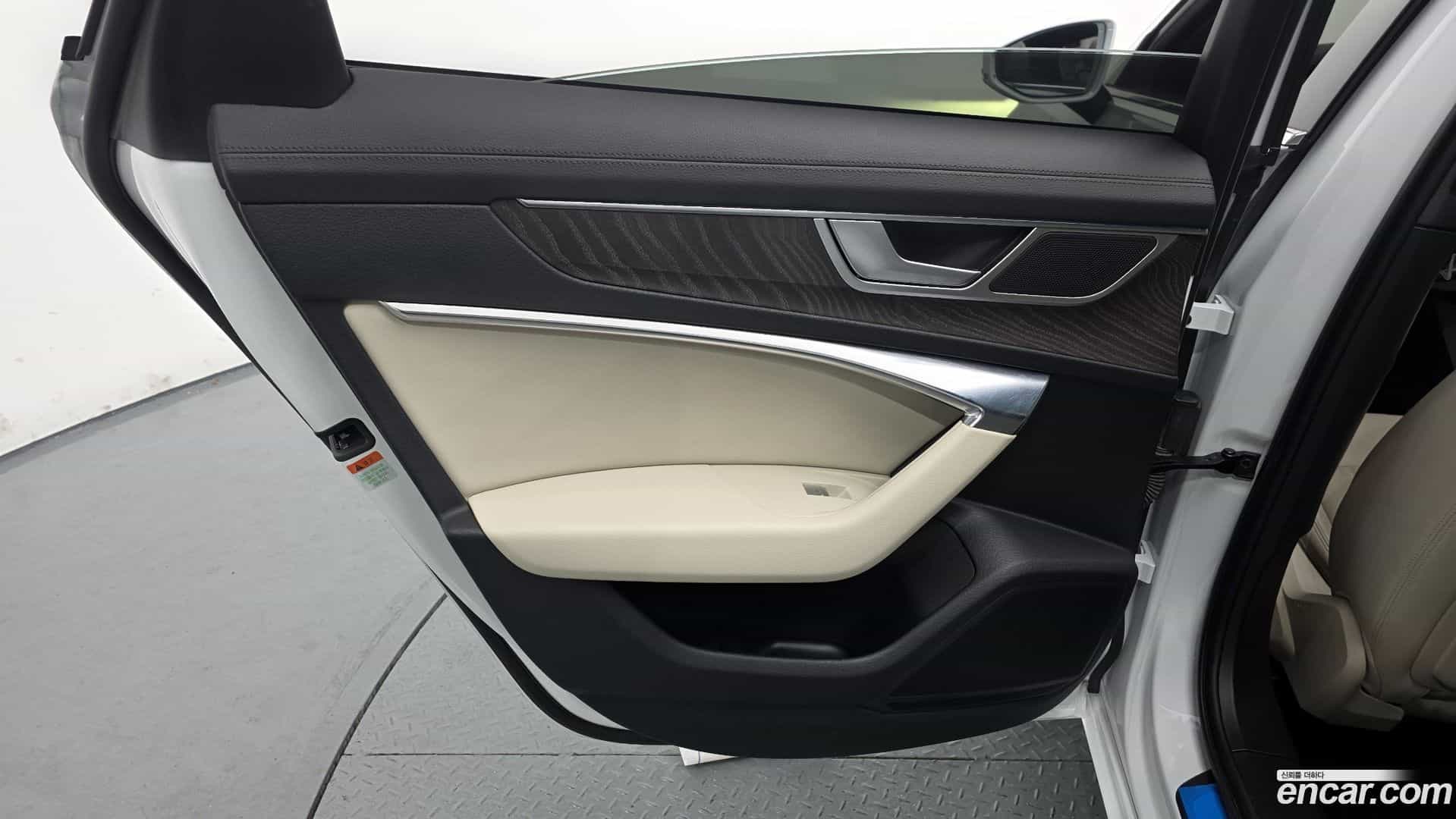 A6 Audi 2023.1-INNER-035