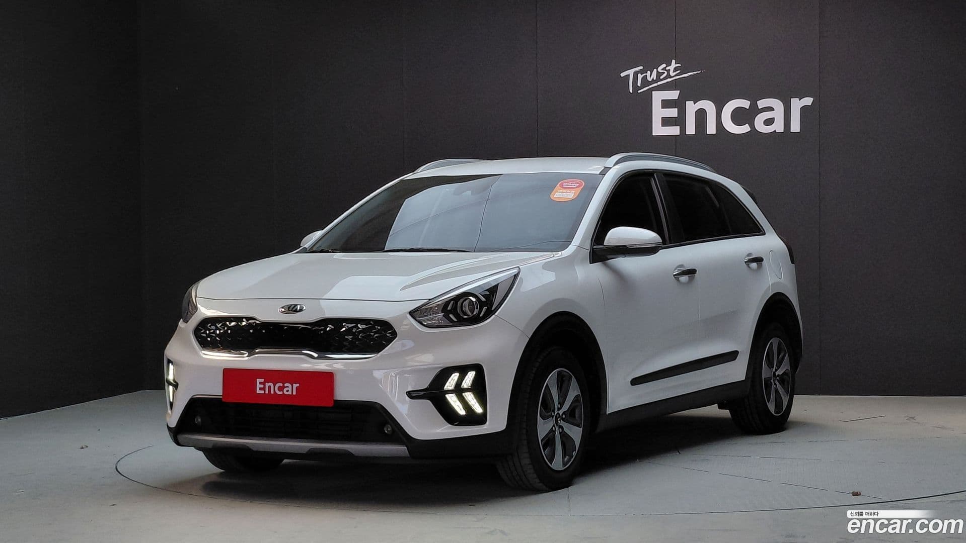 Main__Slider__Photo:Niro Kia 2021.4-0