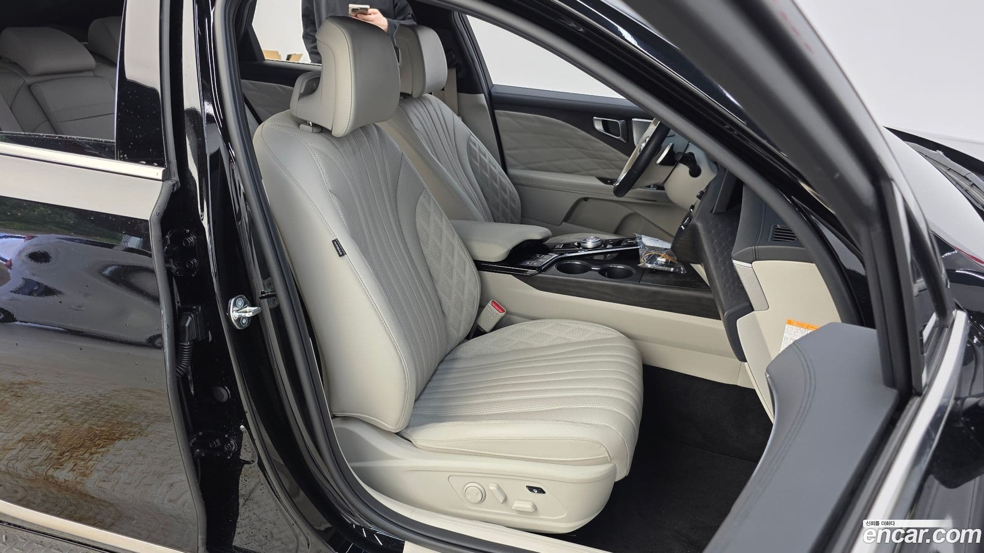 Main__Slider__Photo:K8 Kia 2023.4-25