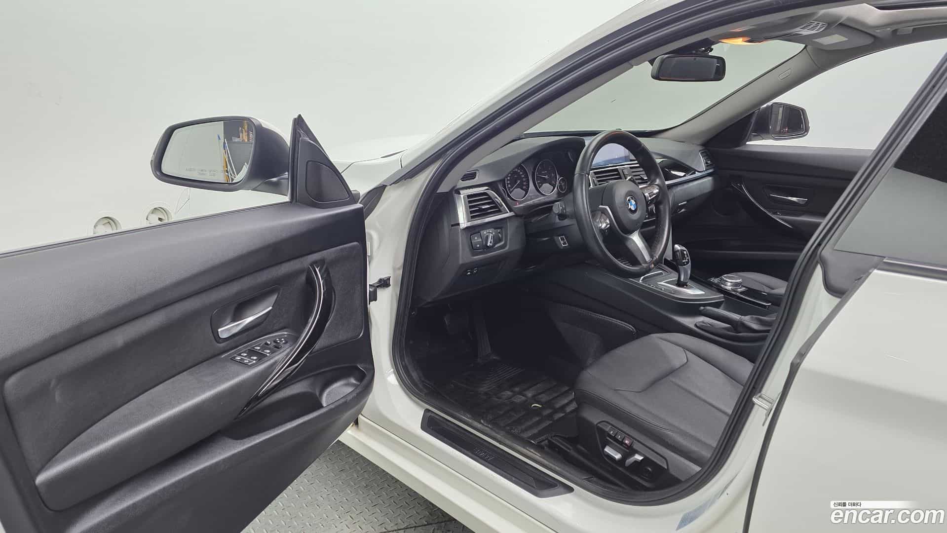 Gran Turismo BMW 2017.8-INNER-010