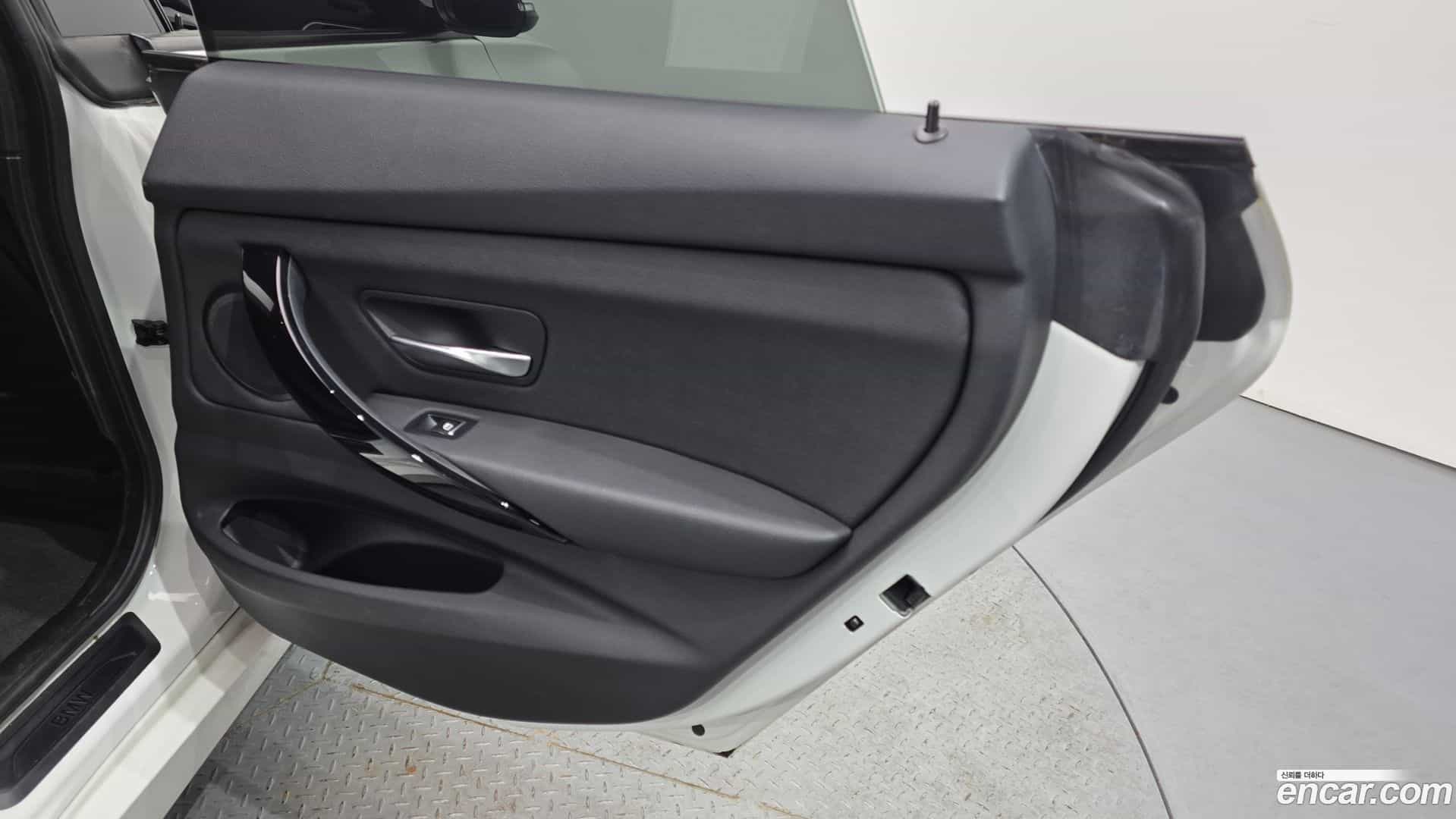 Gran Turismo BMW 2017.8-INNER-035