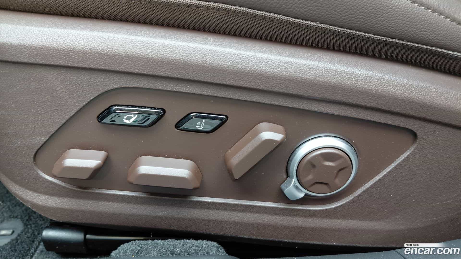 Grandeur Hyundai 2024.3-OPTION-044