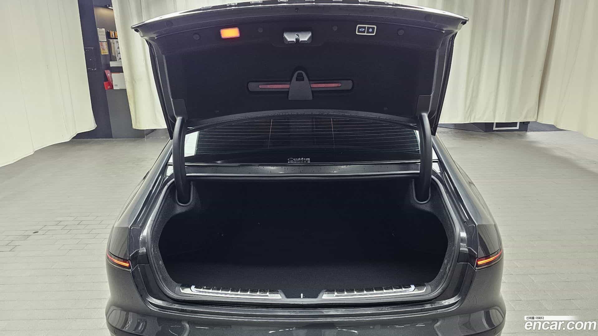 Grandeur Hyundai 2025.1-OPTION-021
