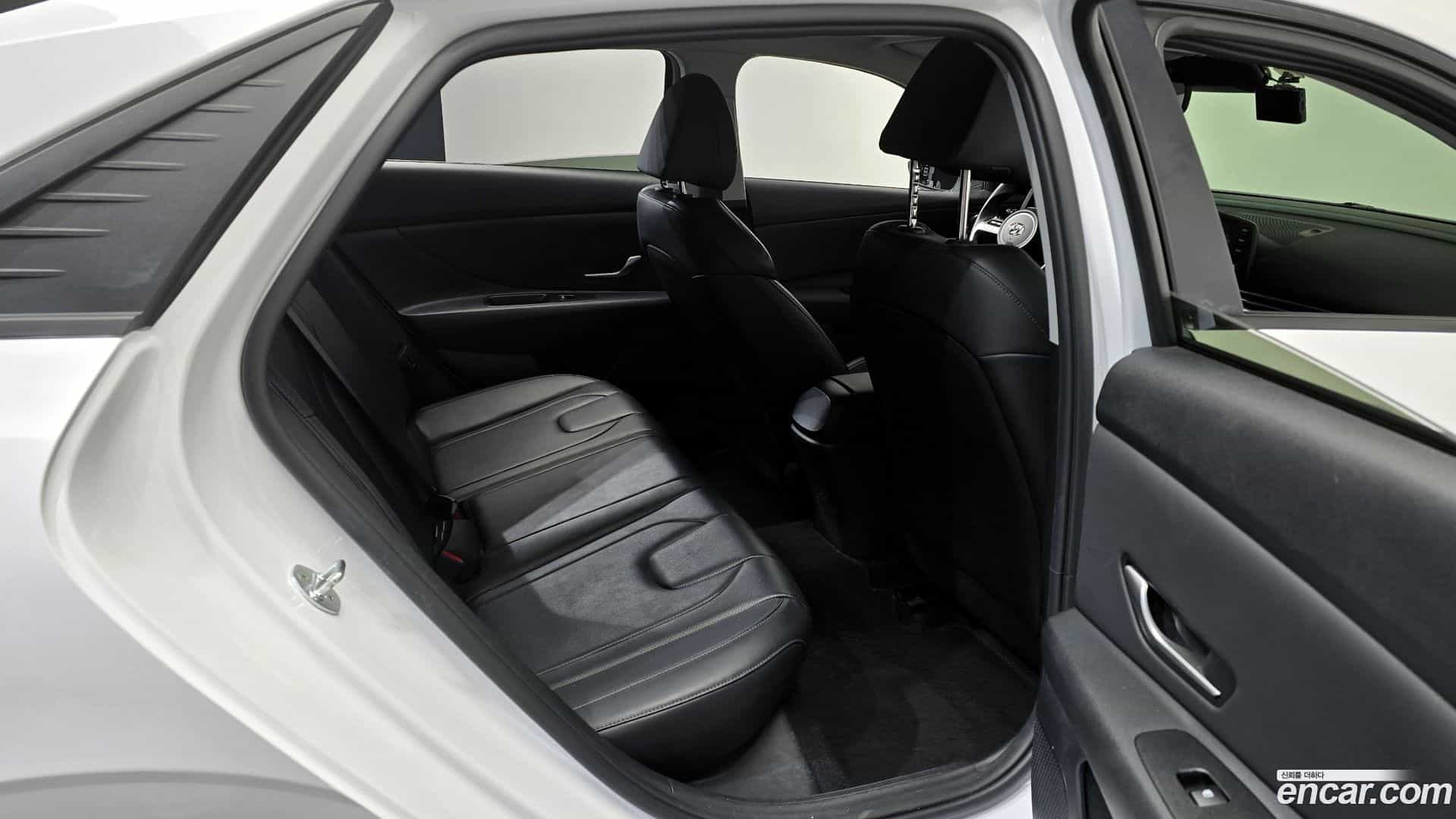 AVANTE Hyundai 2021.3-OPTION-015