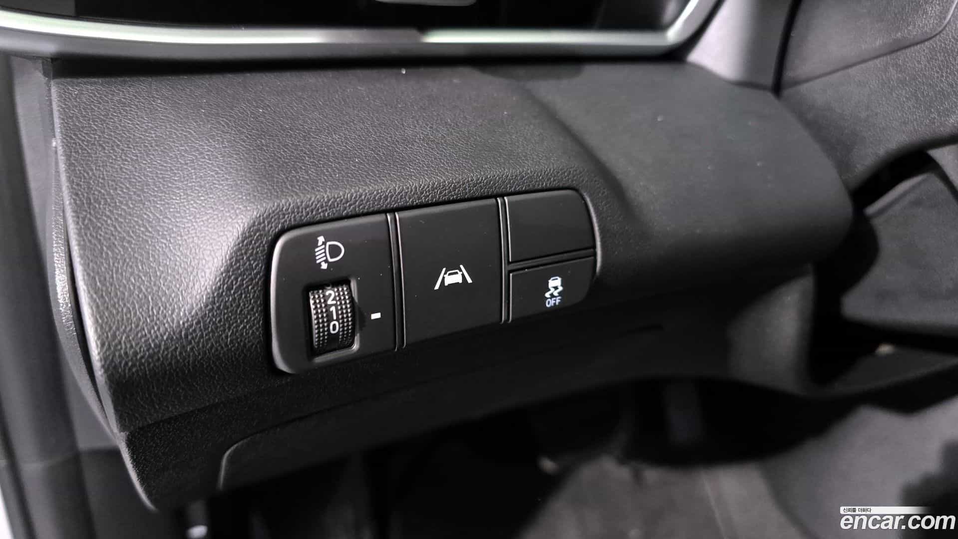 AVANTE Hyundai 2021.3-OPTION-043