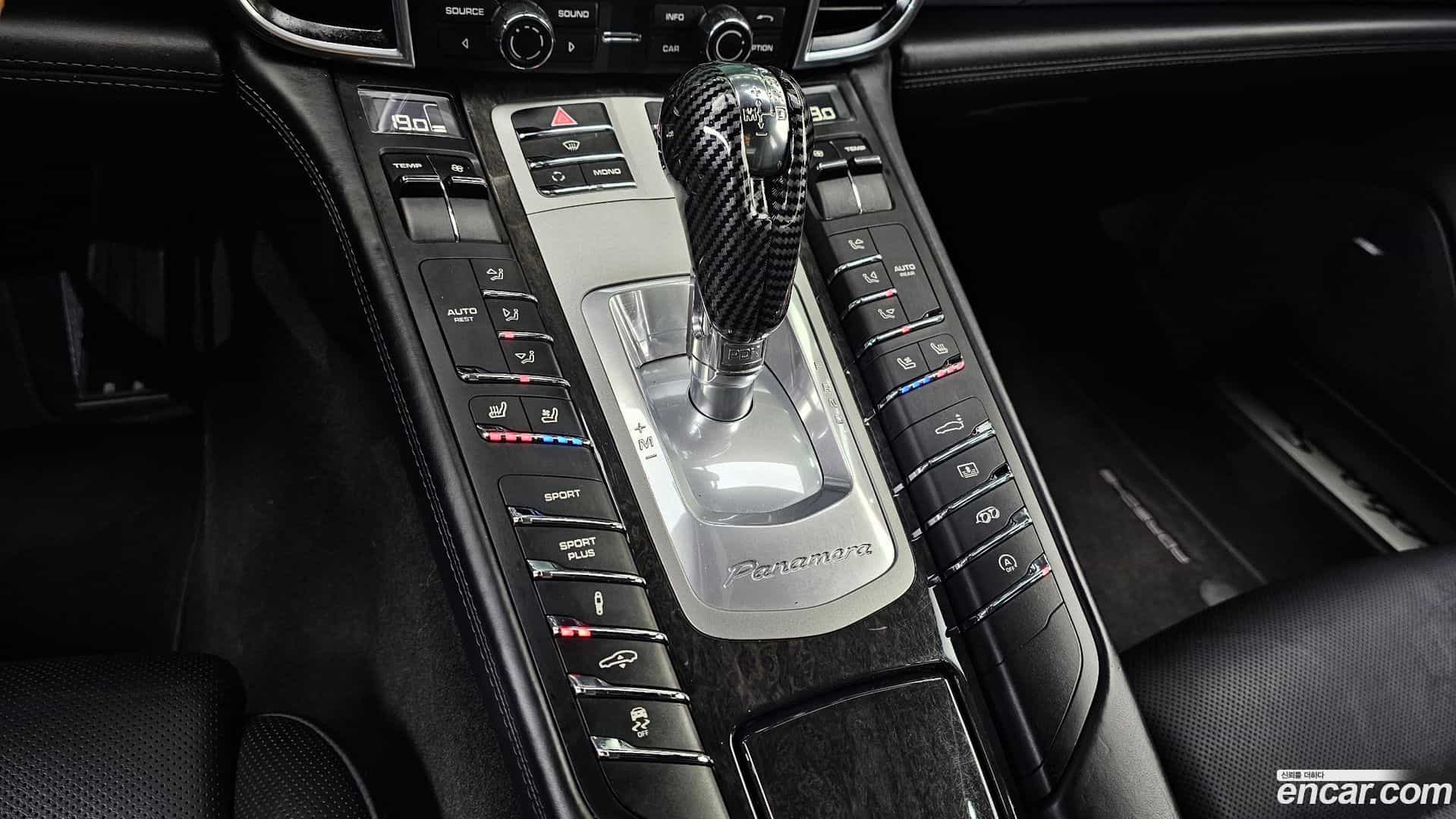 Panamera Porsche 2012.9-INNER-009
