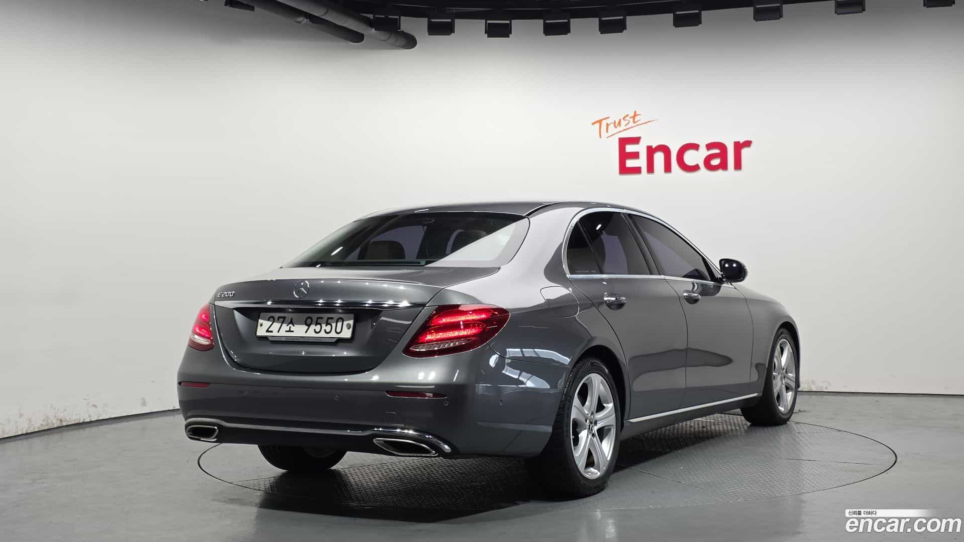 E-Class Mercedes-Benz 2018.2-OUTER-002