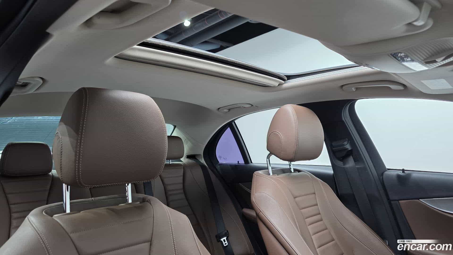 E-Class Mercedes-Benz 2018.2-OPTION-017