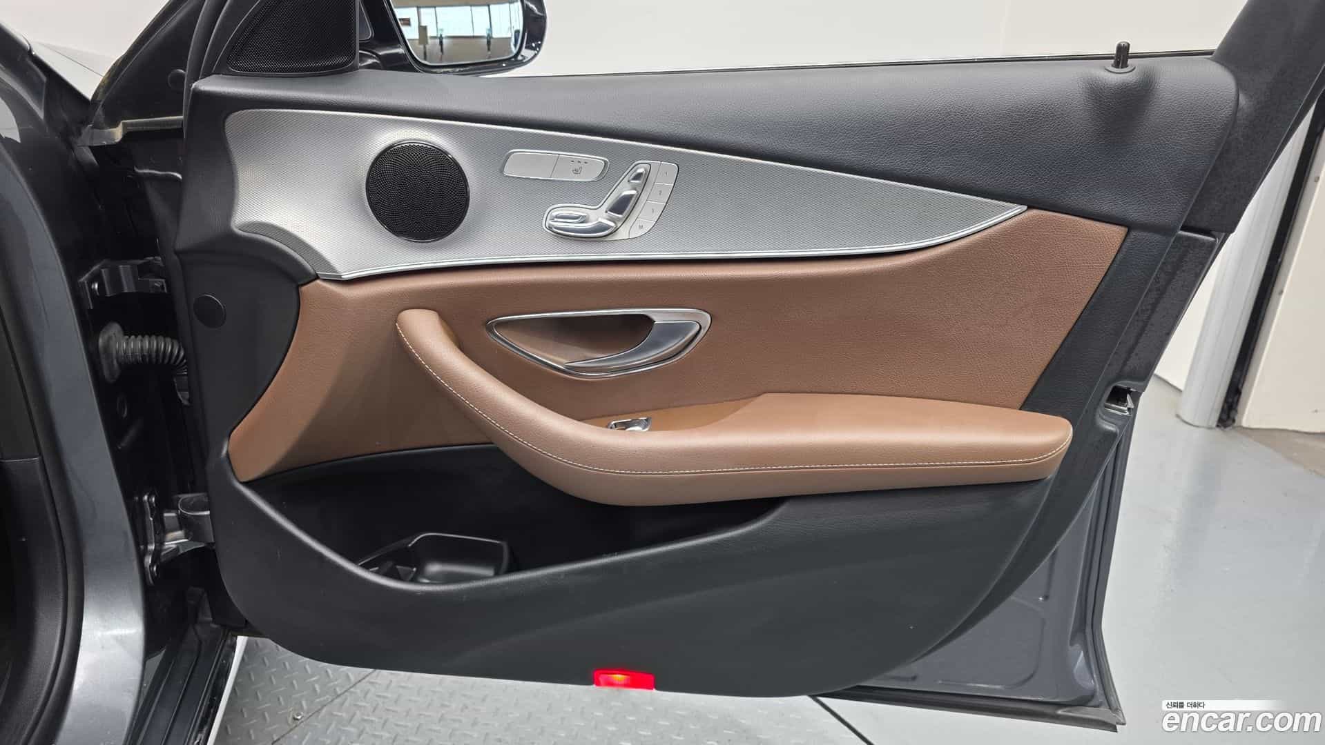 E-Class Mercedes-Benz 2018.2-INNER-034