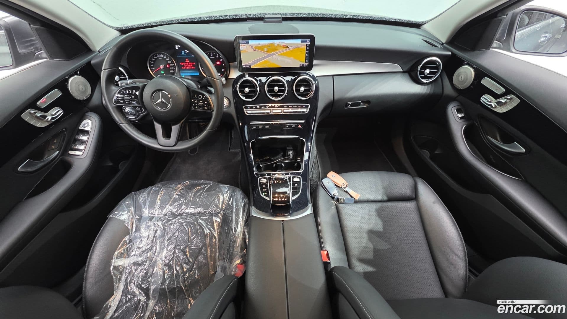 Main__Slider__Photo:C-Class Mercedes-Benz 2019.9-6