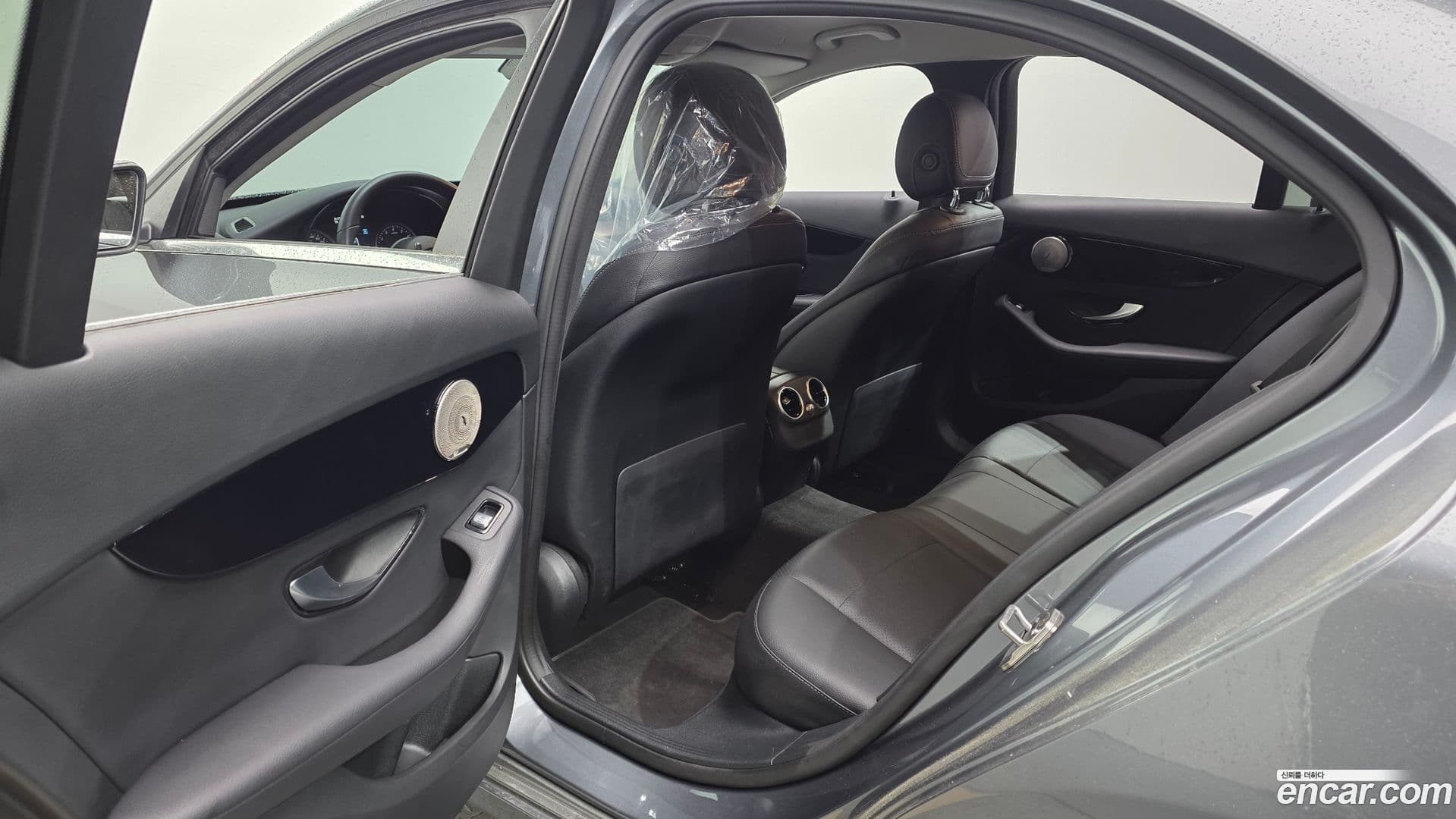 Main__Slider__Photo:C-Class Mercedes-Benz 2019.9-11