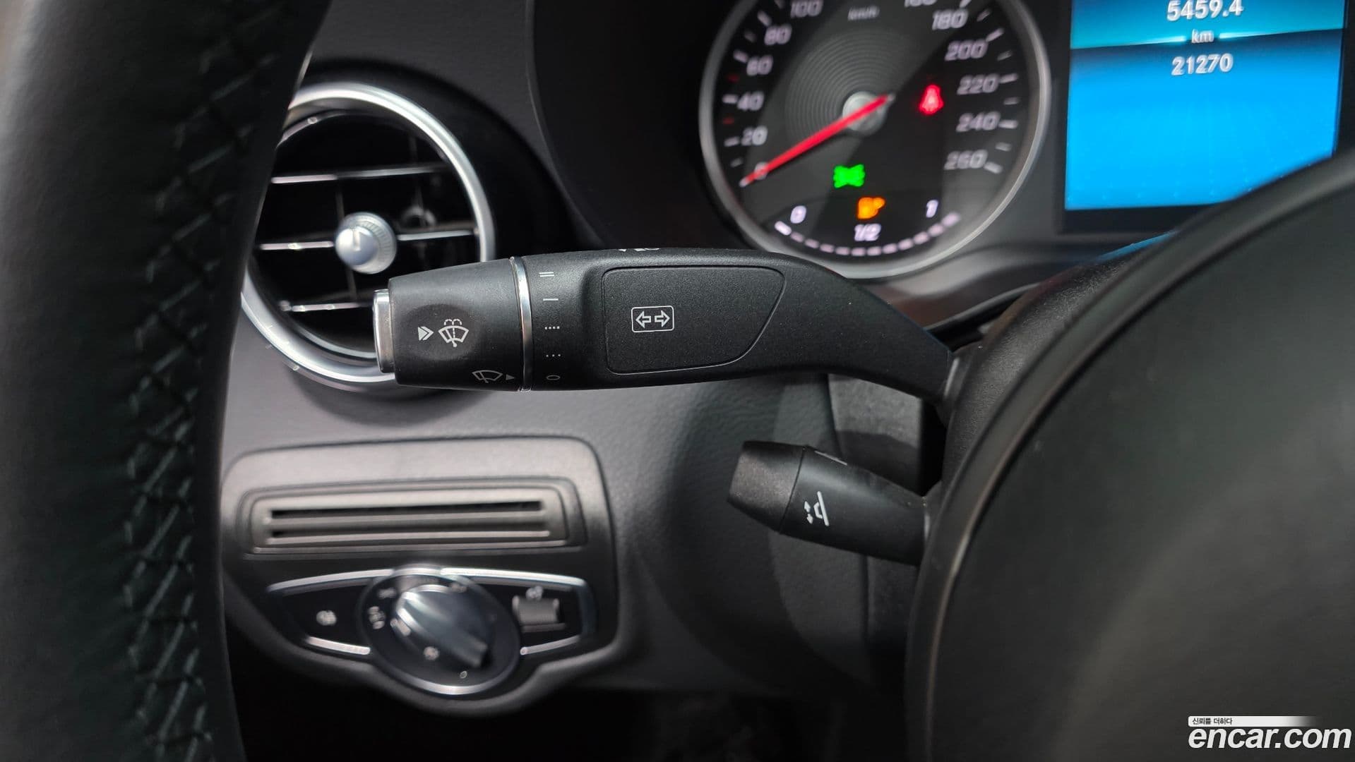 Main__Slider__Photo:C-Class Mercedes-Benz 2019.9-17