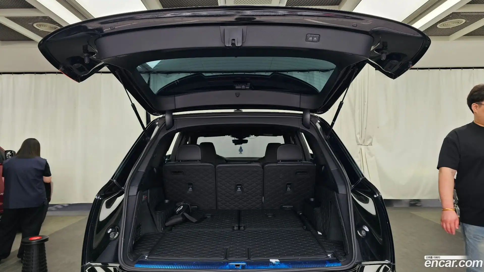 Q7 Audi 2023.4-OPTION-024