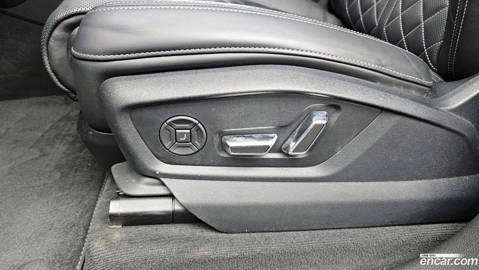 Q7 Audi 2023.4-OPTION-041