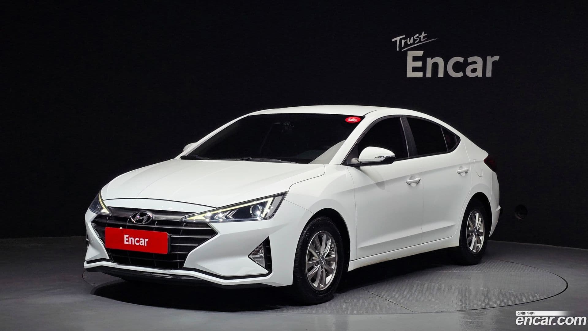 Main__Slider__Photo:AVANTE Hyundai 2018.9-0