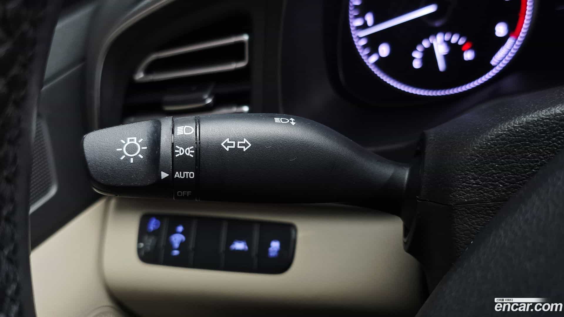 AVANTE Hyundai 2018.9-OPTION-041