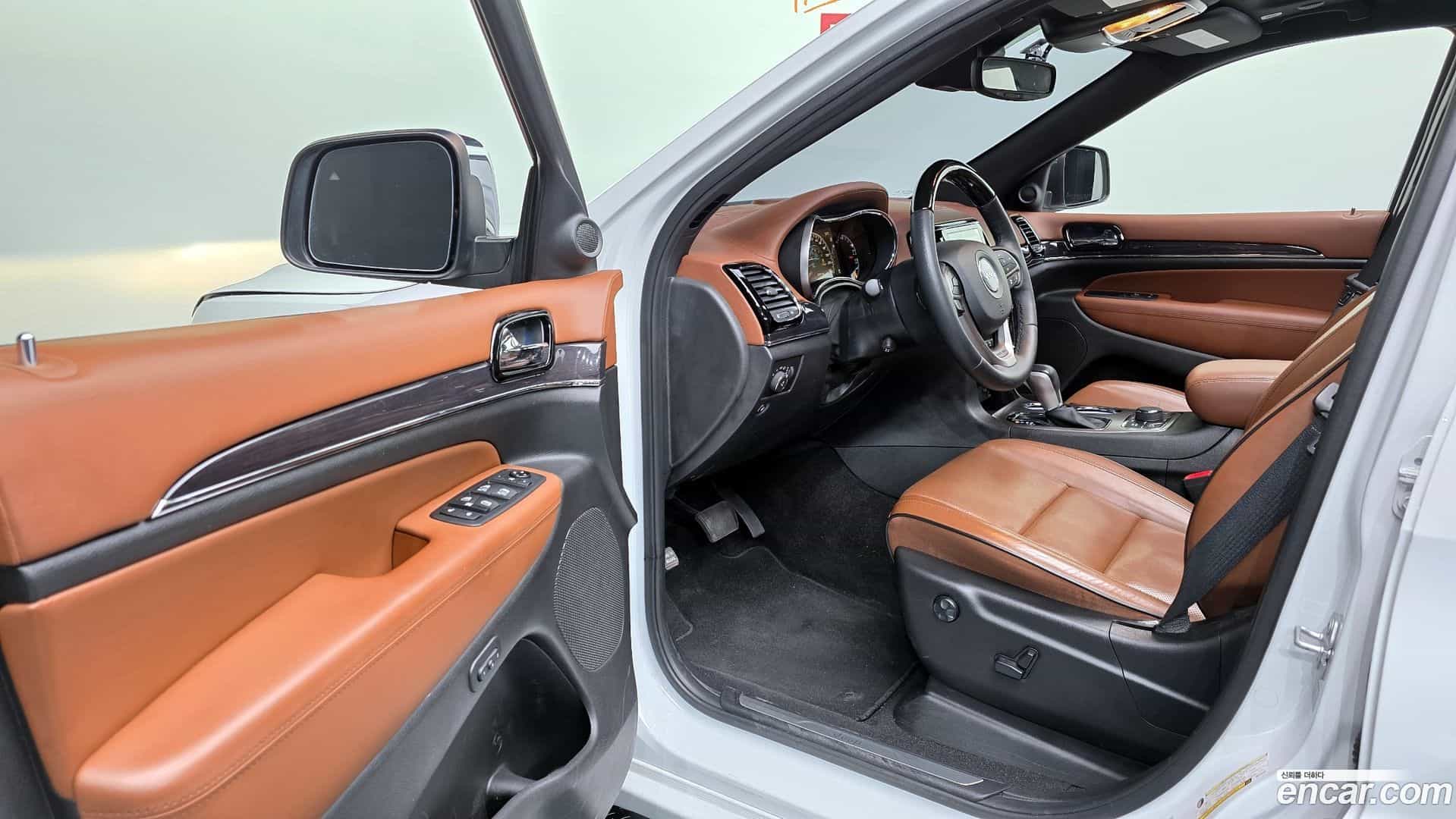 Cherokee Jeep 2021.2-INNER-010
